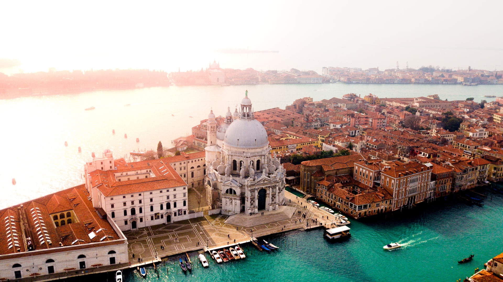 luggage storage piazzale roma venice