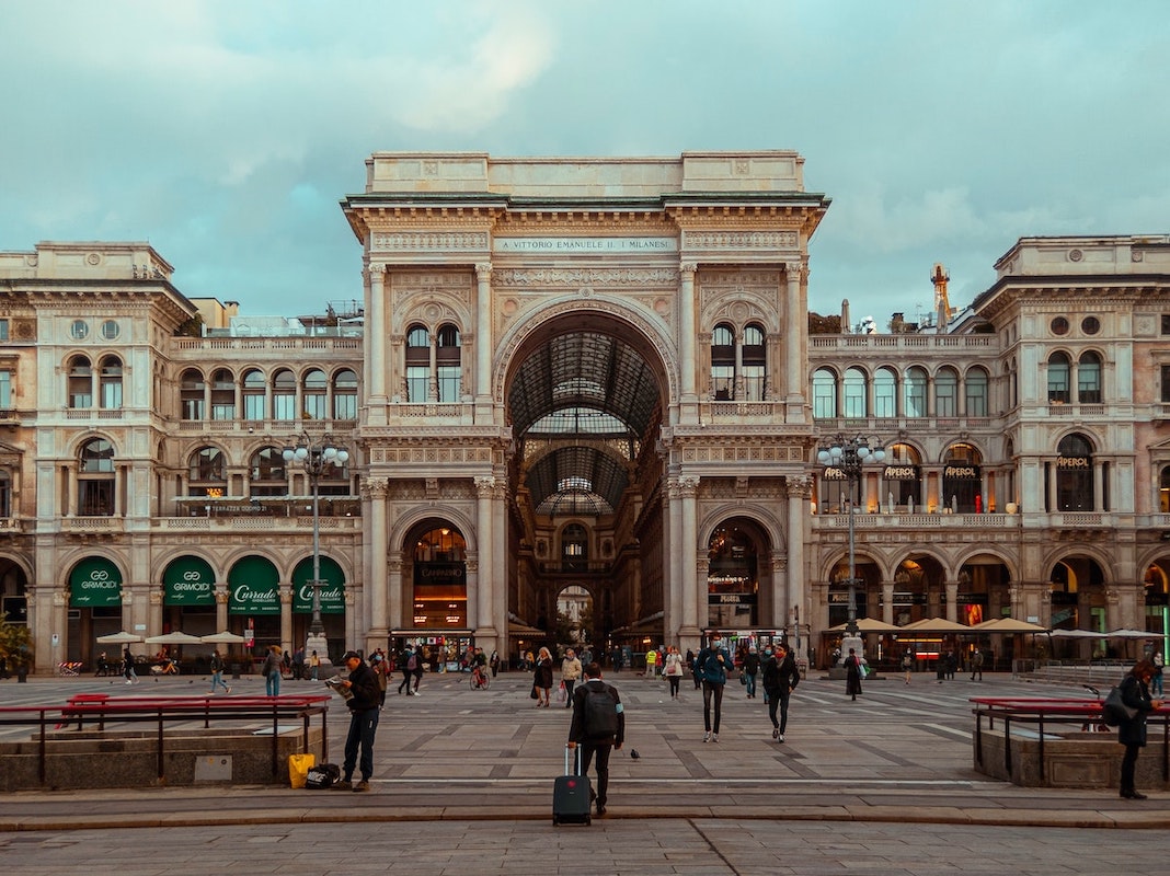 luggage storage milan